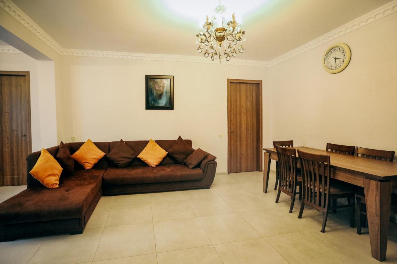 Bebo Babu Guest House Кутаїсі Екстер'єр фото