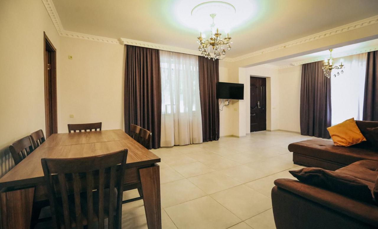 Bebo Babu Guest House Кутаїсі Екстер'єр фото