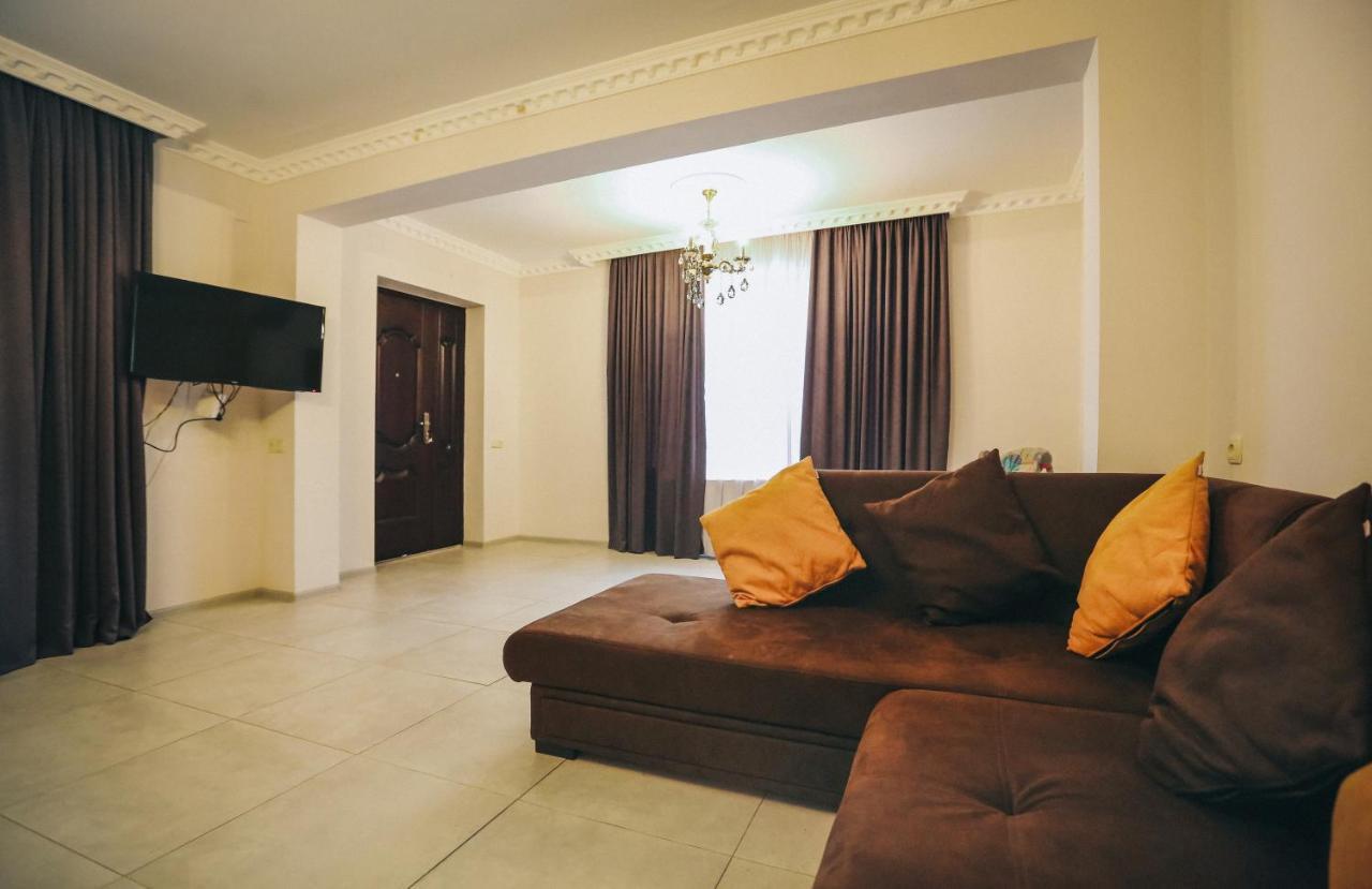 Bebo Babu Guest House Кутаїсі Екстер'єр фото